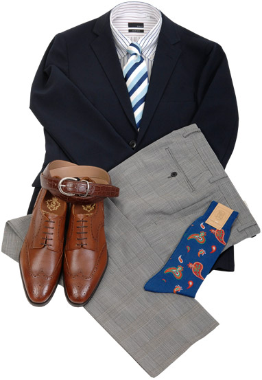 紺のジャケットとチェックパンツのジャケパンコーディネート