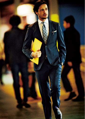 高機能服地を搭載したモダンNO.1のスーツ