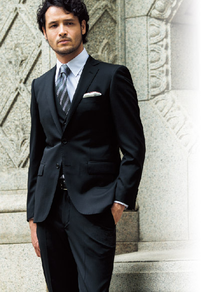 オンリーの提案するセレモニー・ビジネスどちらも使えるスーツ