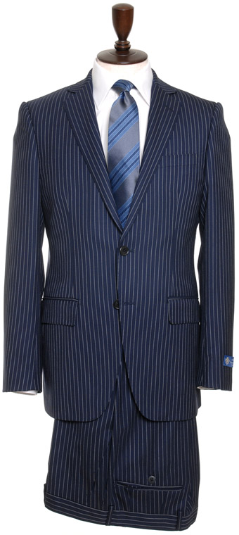 ブリティッシュトレンドモデルのスーツ