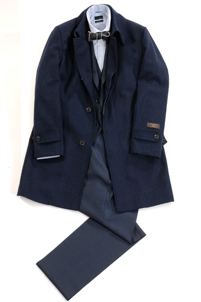 コーデ②スーツ+タイ+コート