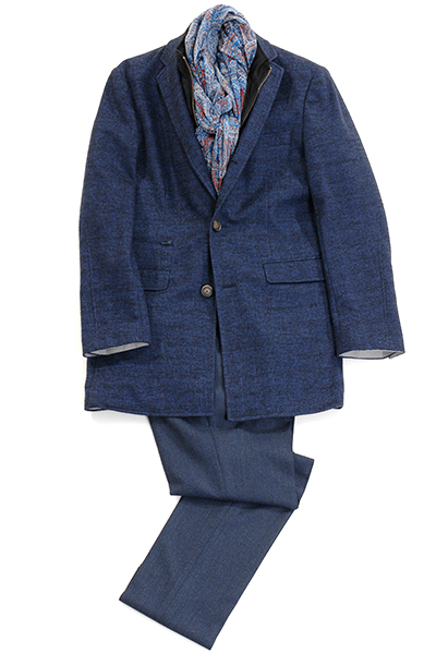 コーデ①スーツ+ストール+コート