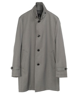 機能性と実用性を兼ね備えた万能な一着です