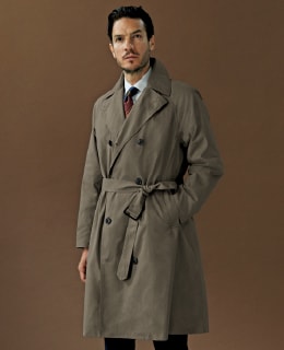 【NEW】時代性を織り込みながらも着やすいトレンチコート