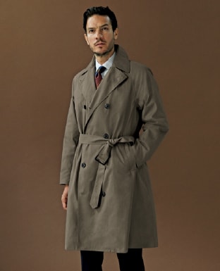 【NEW】時代性を織り込みながらも着やすいトレンチコート