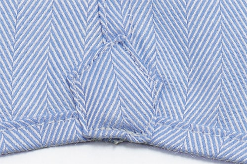 脇裾にはガゼットと呼ばれるパーツでサイドシームを補強