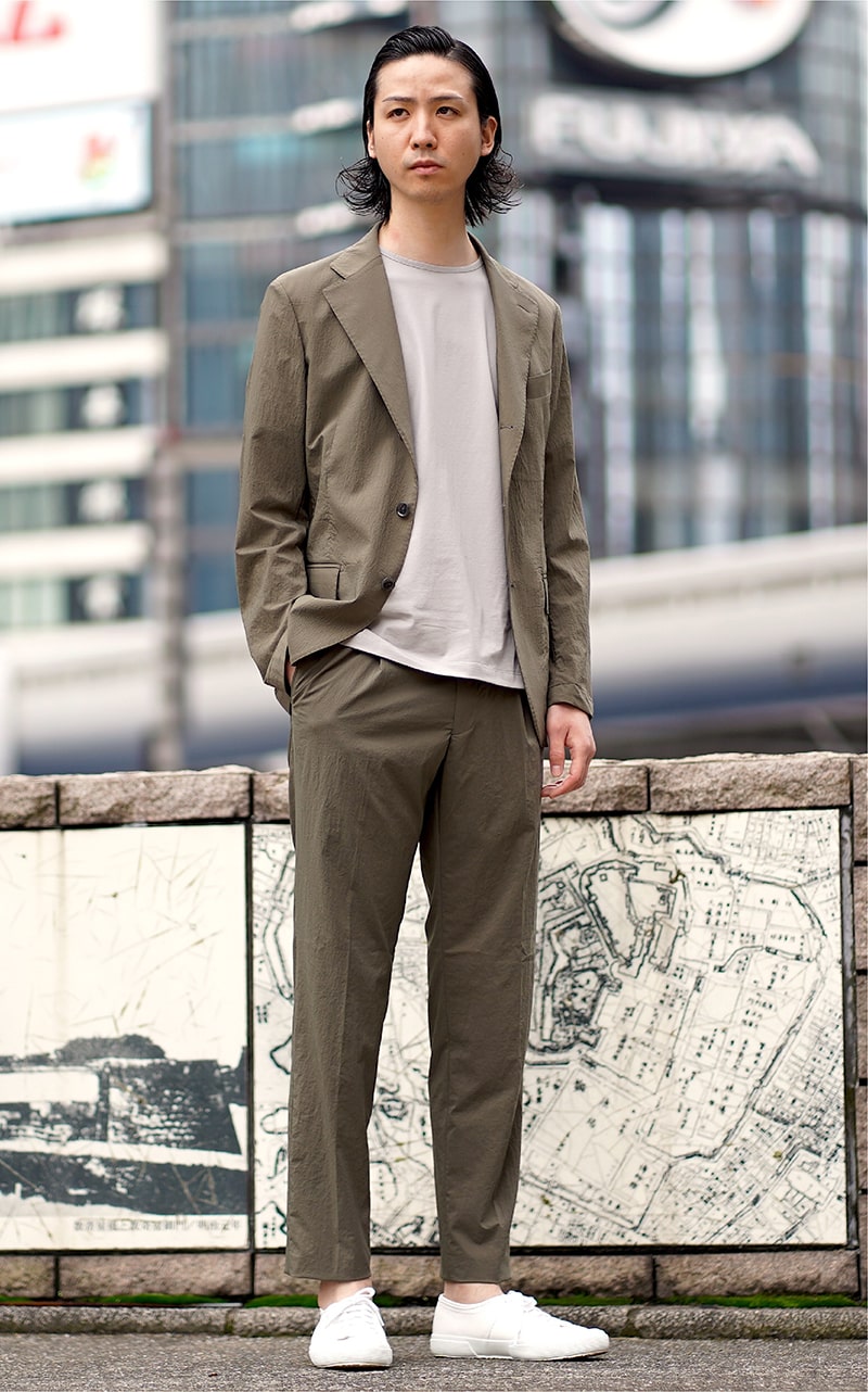 プルオーバーシャツ