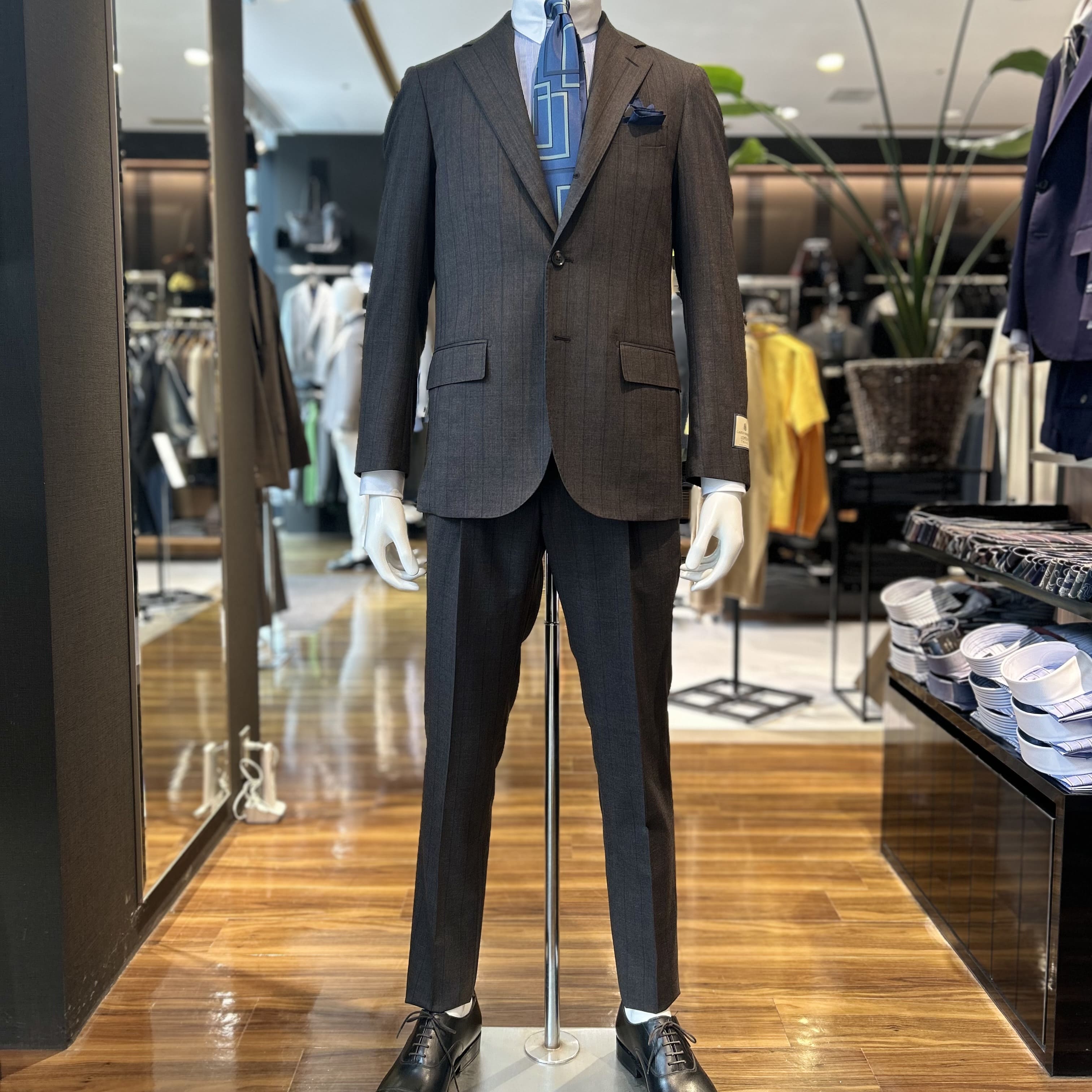 【クラシック回帰の流れを感じさせるSSスーツ】ONLY淀屋橋店