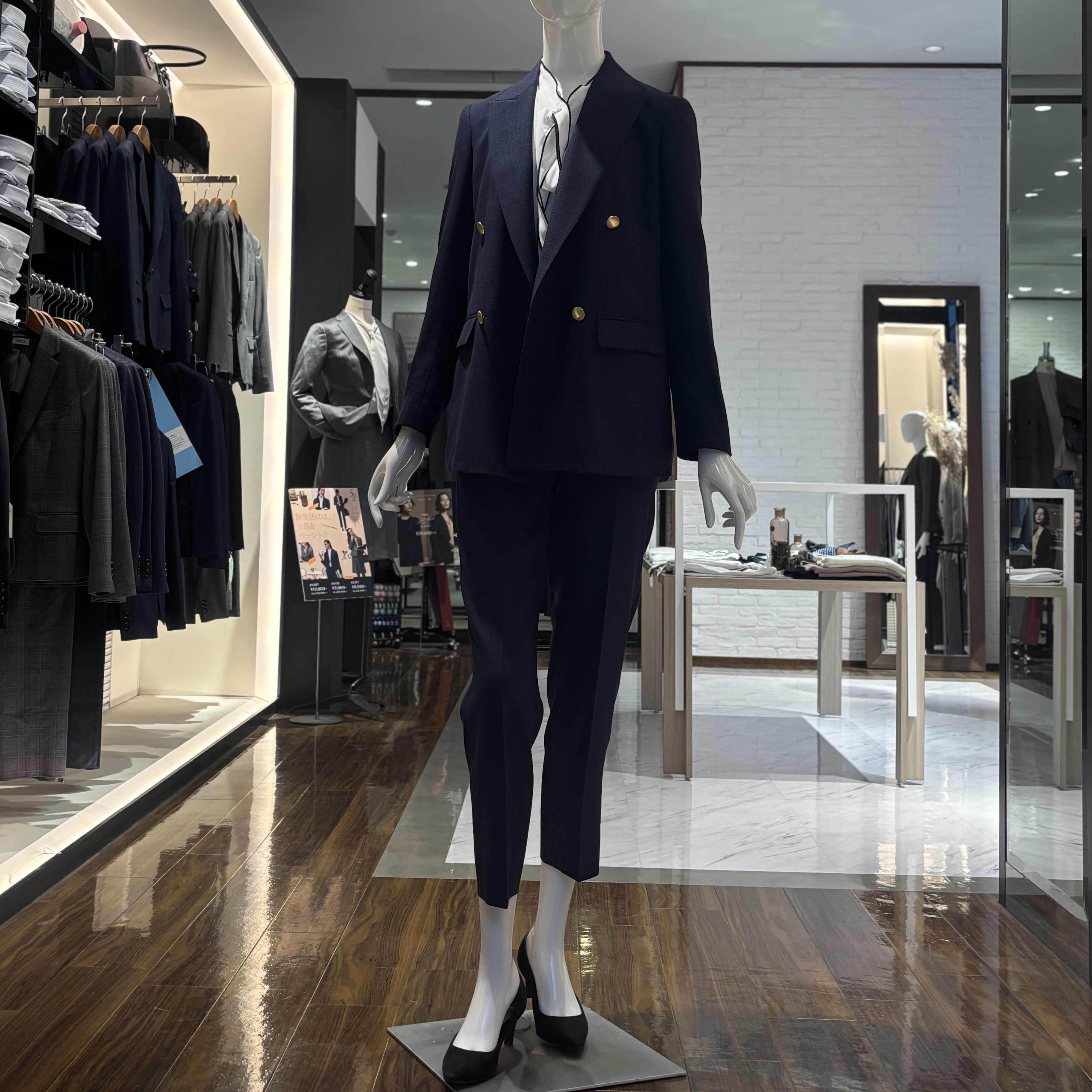 【シーンを選ばない、ちょうどいい春夏ネイビー🌸レディーススーツ】ONLY淀屋橋店