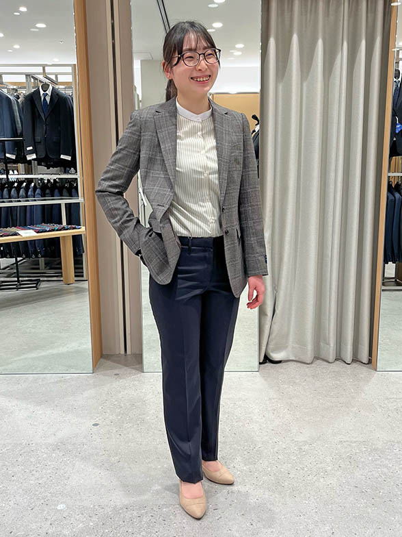 柄ものジャケットでジャケパンコーデ