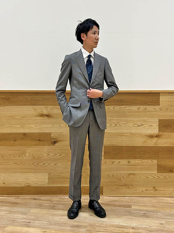 CANONICO社特有のハリと光沢感