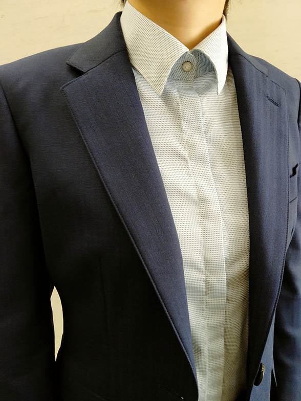 ネイビーのグラデーションコーデ