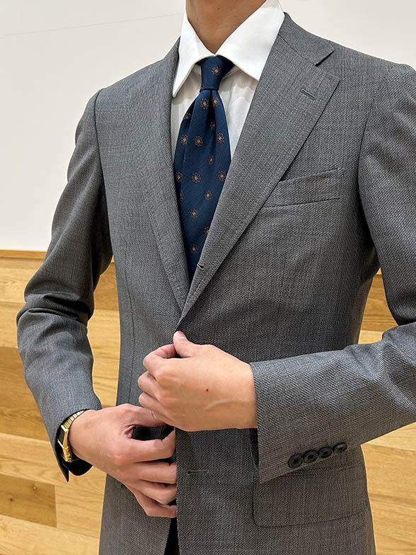 CANONICO社特有のハリと光沢感