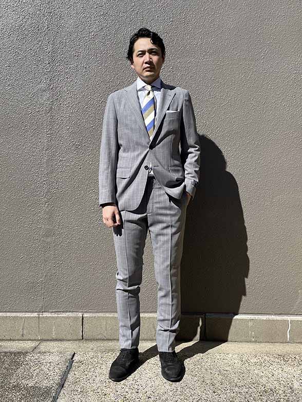 春の訪れを感じさせるコーデ