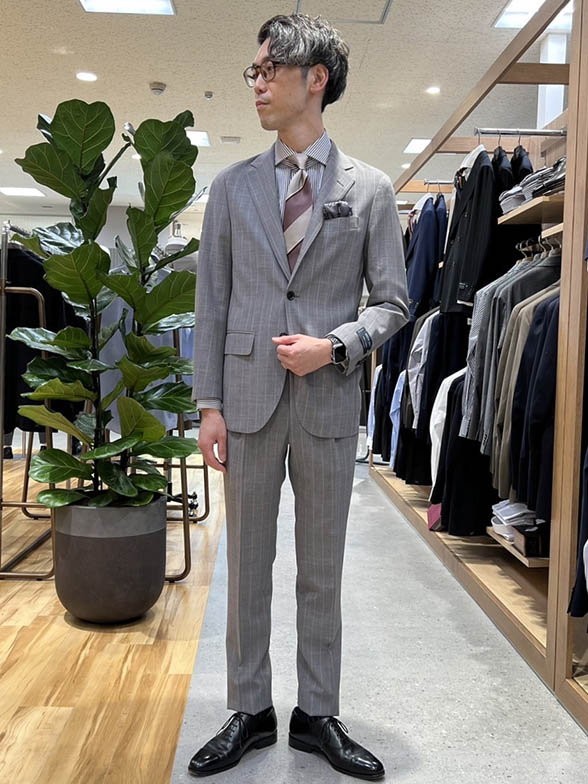 知的で軽快な雰囲気