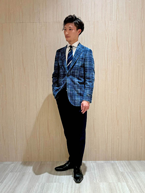 ネイビーのワントーンコーデ