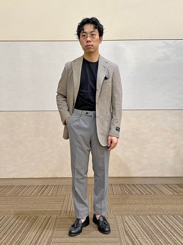 ベージュ×グレー