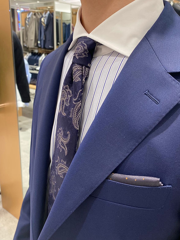 春に向けた鮮やかコーデ