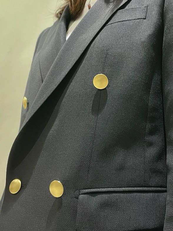 品格あるレディーススーツスタイル