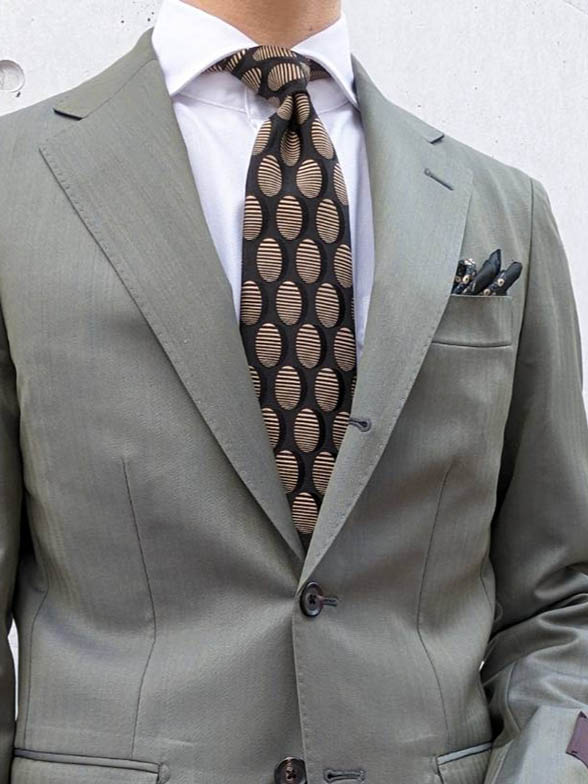 今季注目のソラーロスーツ