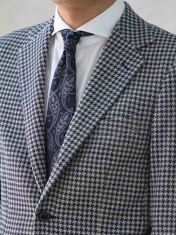 春の軽快さを醸し出すコーデ