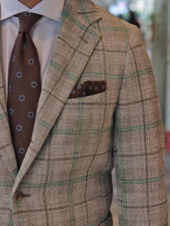 アクティブで春らしい印象