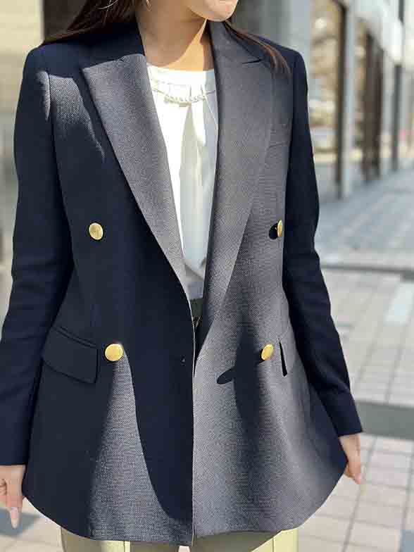 紺ブレでトラッドなオフィスコーデ