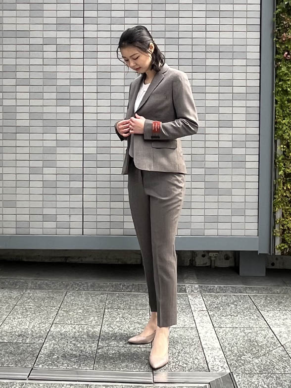 赤みのないブラウンカラー