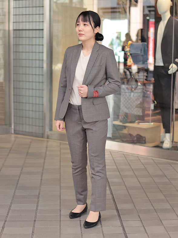 グレージュのような柔らかい色合い