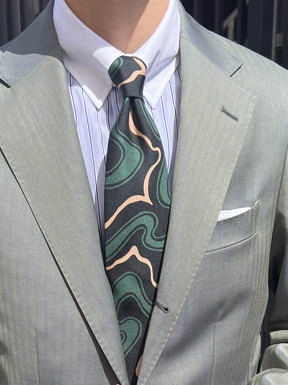 大人の遊び心を取り入れたコーデ