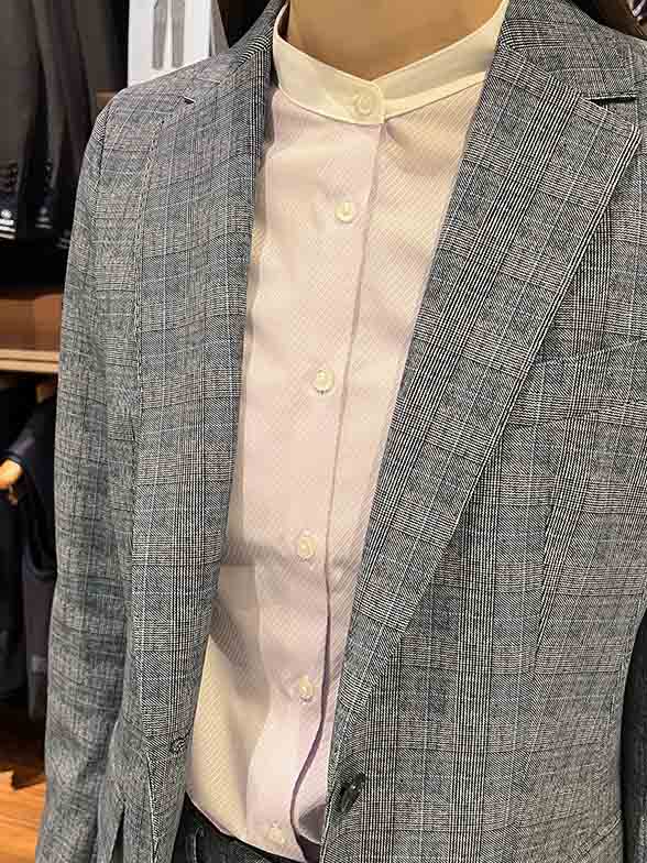 ピンクのシャツで春らしく