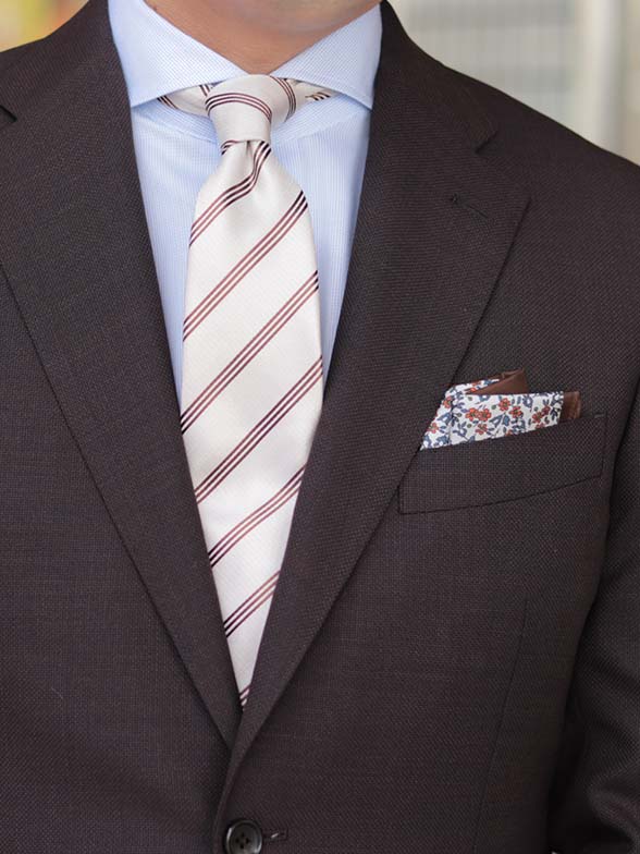 素材感のあるブラウンの綺麗めコーデ