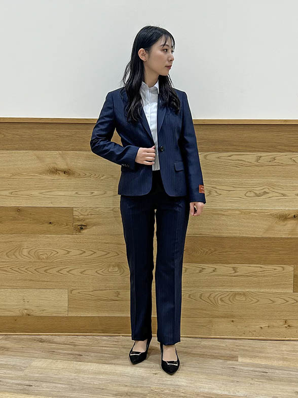 ワイシャツでメンズライクに