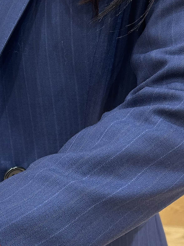 ワイシャツでメンズライクに