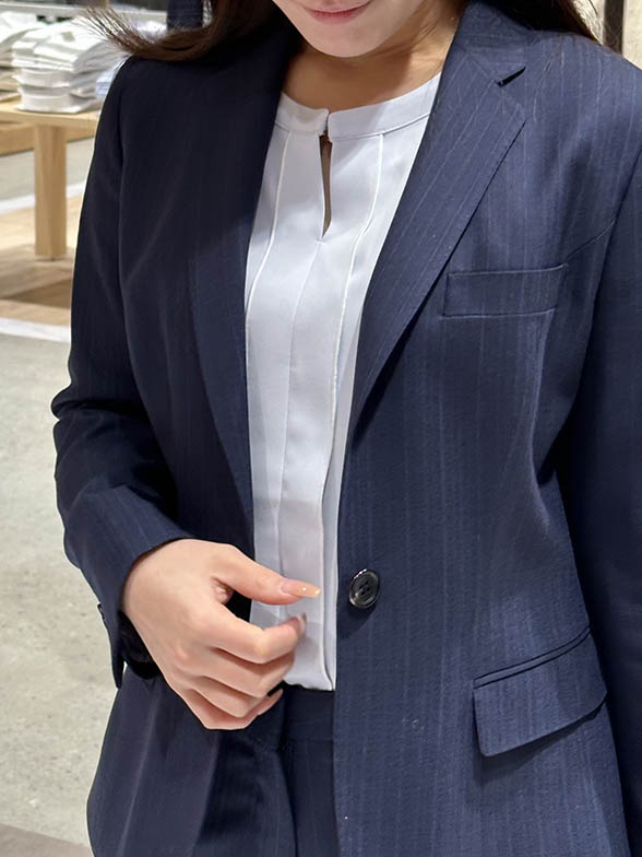 光沢感のあるストライプは新社会人の方にもおすすめ