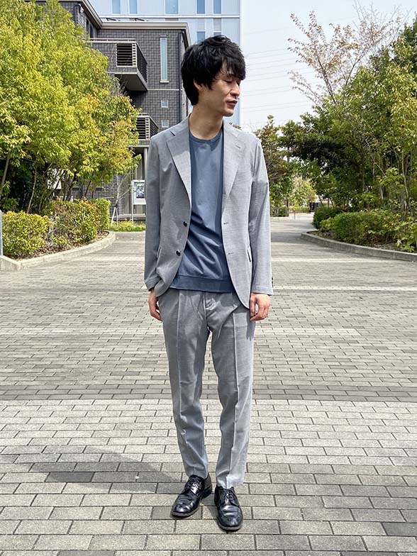 春夏らしい爽やかなカラー