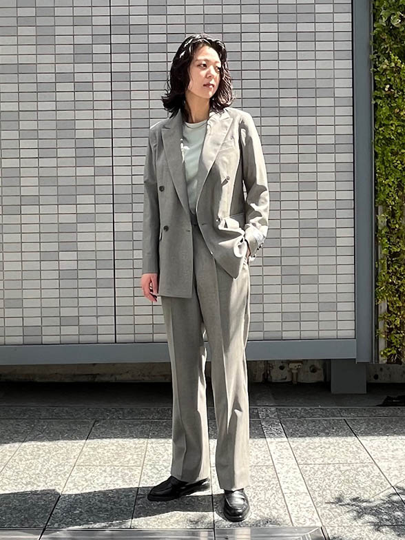 トレンド感のあるワイドなシルエット