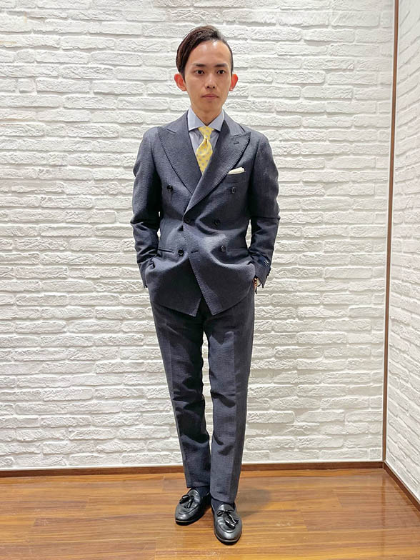 遊び心のあるレモンイエロー