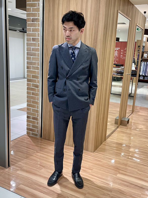 チャコールグレー×ネイビー