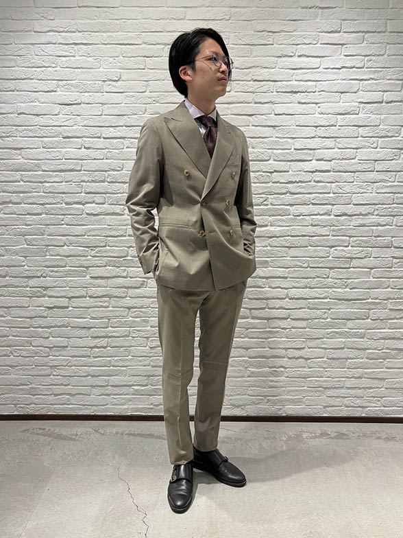 他と差が付く注目のダブルスーツ