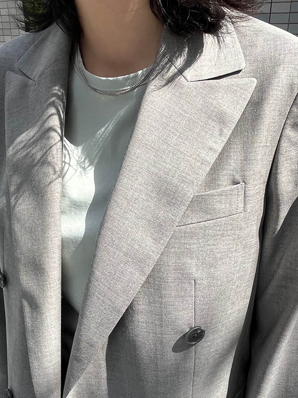 トレンド感のあるワイドなシルエット