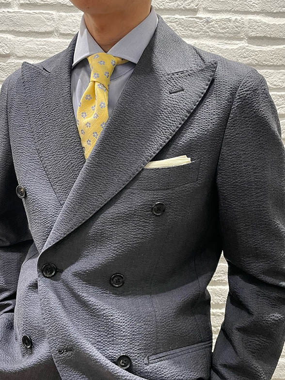 遊び心のあるレモンイエロー