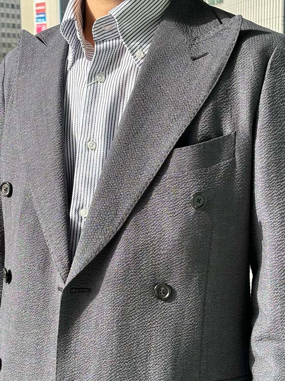 ざっくりとした素材感のシアサッカー