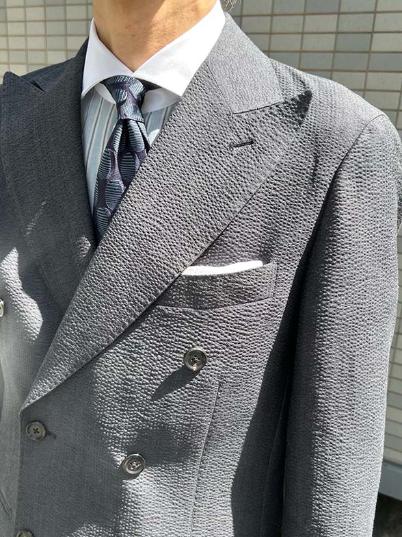 清潔感と爽やかさを感じる色調