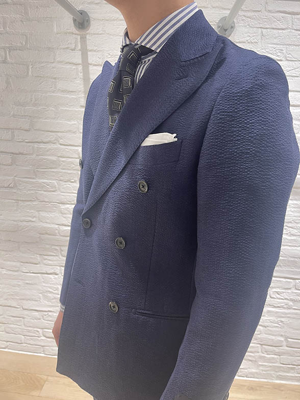 ウールリネン素材で夏らしく