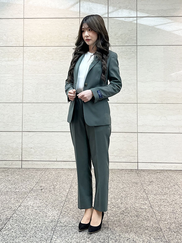 こなれ感を感じさせるグリーン