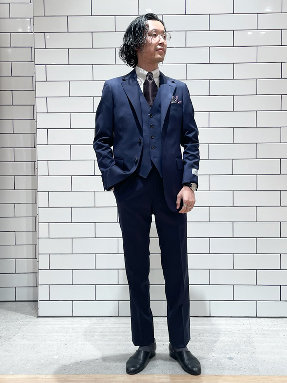 どんなシーンでも着まわせる万能スーツ