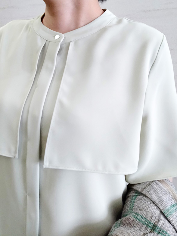 ケープ風カットソー