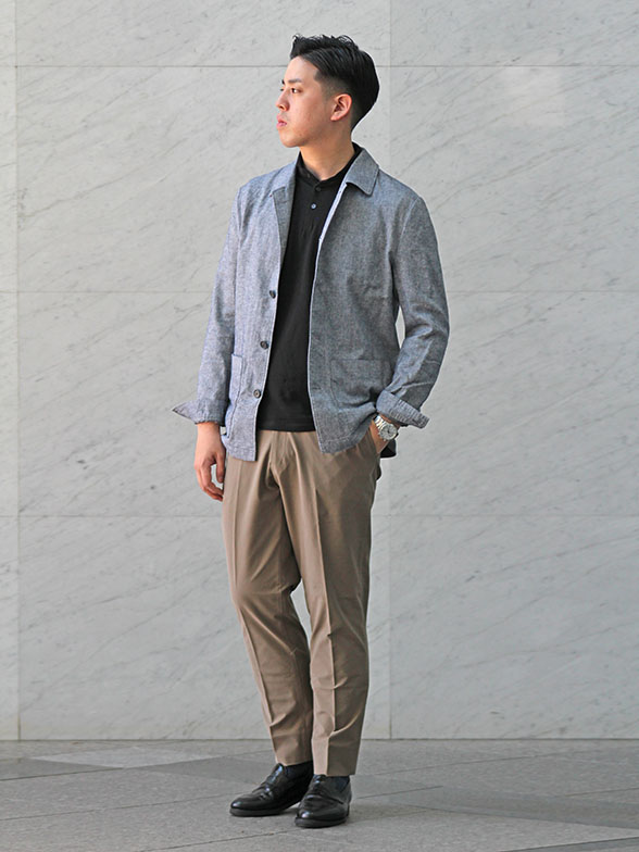 素材感を合わせた涼し気コーデ