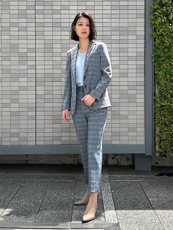 涼しげなブルーのオーバーペン柄